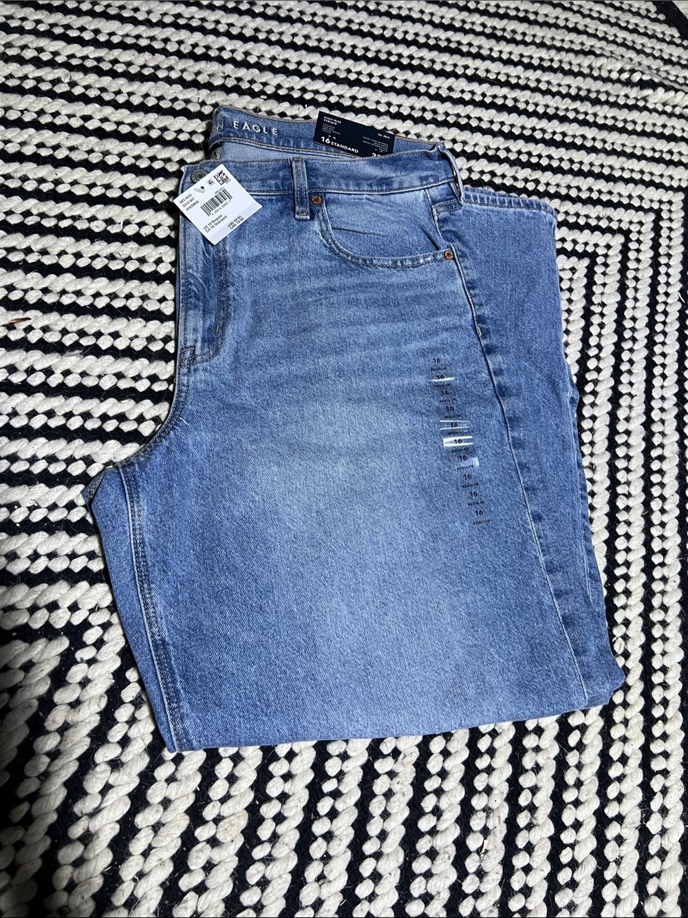 American Eagle Outfitters Women’s High Rise Stovepipe Strigid Denim